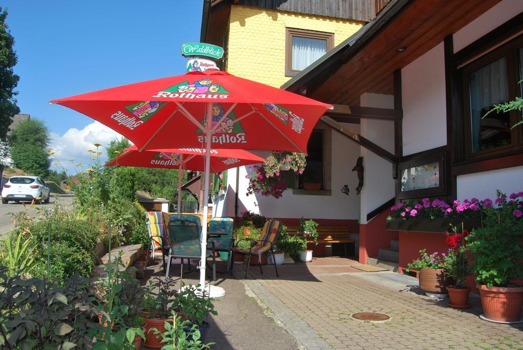 פלדברג Pension Restaurant Waldblick מראה חיצוני תמונה