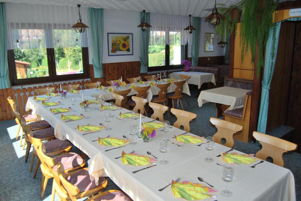 פלדברג Pension Restaurant Waldblick מראה חיצוני תמונה