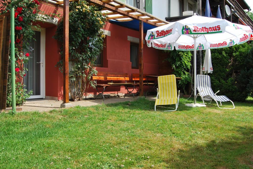 פלדברג Pension Restaurant Waldblick מראה חיצוני תמונה
