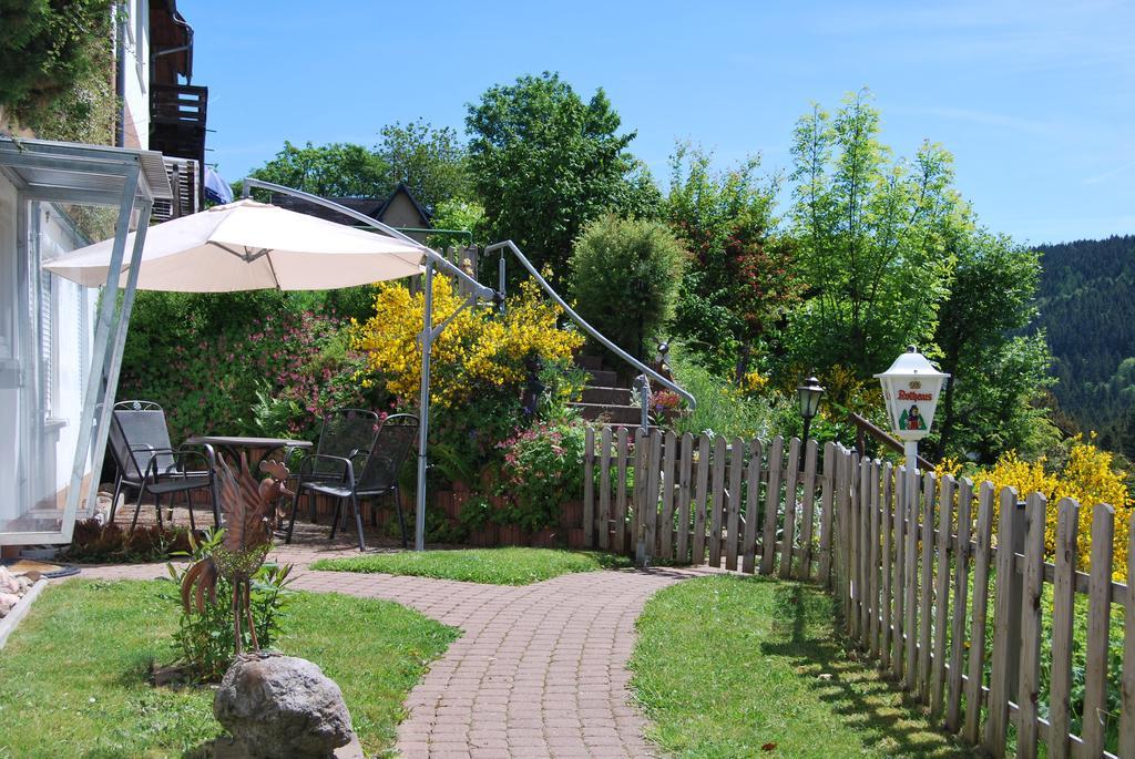 פלדברג Pension Restaurant Waldblick מראה חיצוני תמונה